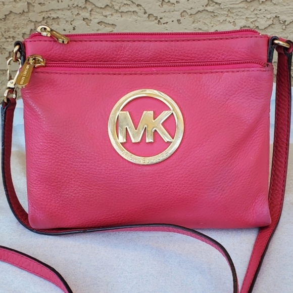 Michael Kors Handbags - Michael Kors Fulton Zinnia Pink Leather Crossbody Built-In Wallet Bag